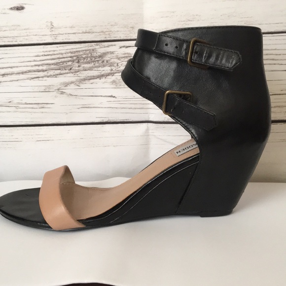Steve Madden Shoes - Steve Madden Troublee leather sandals size 8.5